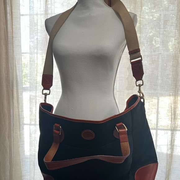 Dooney & Bourke large tote - Picture 15 of 16